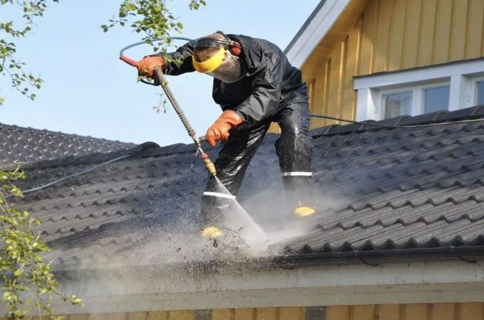 Expert Gutter Cleaning at Concord, CA