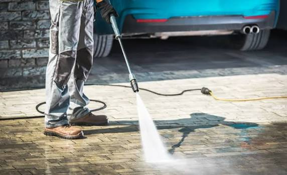 Pressure Wash Cleaning a San Francisco, CA